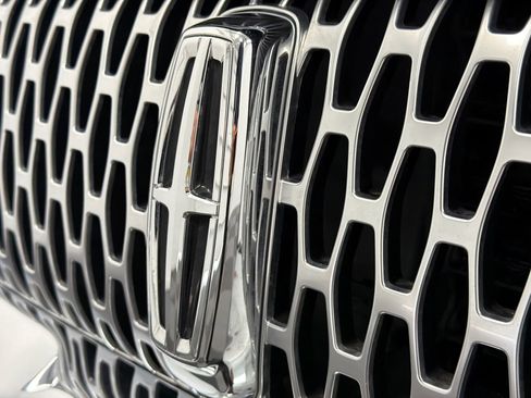 Certified 2022 Lincoln Nautilus Reserve AWD/4WD image 13