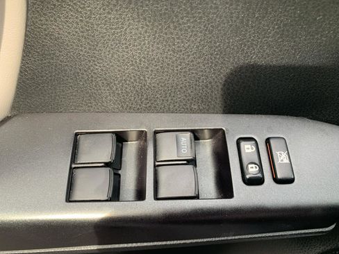 Used 2017 Toyota RAV4 XLE image 20