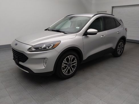 Used 2020 Ford Escape SEL FWD image 2