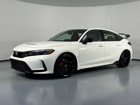 Used 2023 Honda Civic Type R image 3