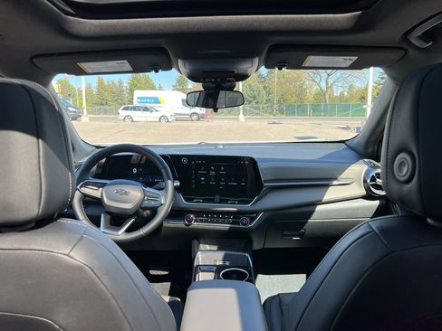 Used 2025 Chevrolet Equinox LT w/ Convenience Package II AWD/4WD image 38