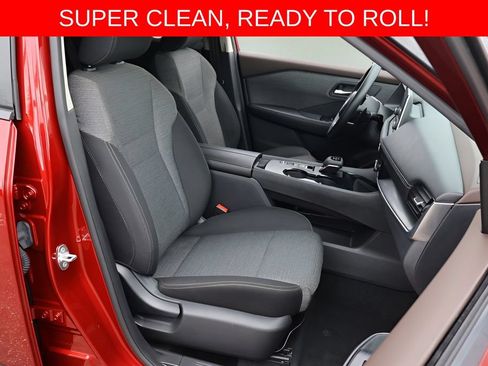 Used 2022 Nissan Rogue SV FWD image 17