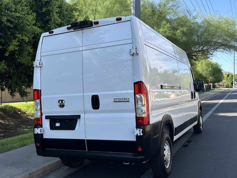 Used 2023 RAM ProMaster 2500 FWD image 8