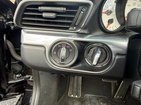 Used 2015 Porsche 911 Carrera S image 30