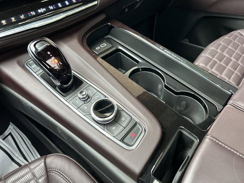 Certified 2024 Cadillac Escalade ESV Sport Platinum w/ LPO, ONYX Package image 25