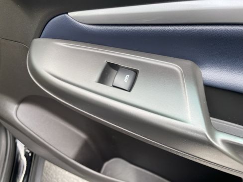 Used 2022 Chevrolet Bolt EUV LT w/ Convenience Package FWD image 50