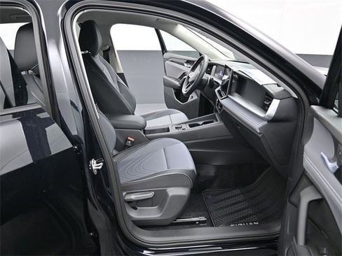 New 2026 Volkswagen Tiguan SE image 14