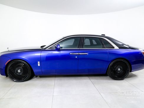 Used 2022 Rolls-Royce Ghost image 3