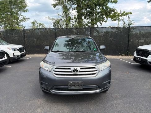 Used 2012 Toyota Highlander FWD image 2