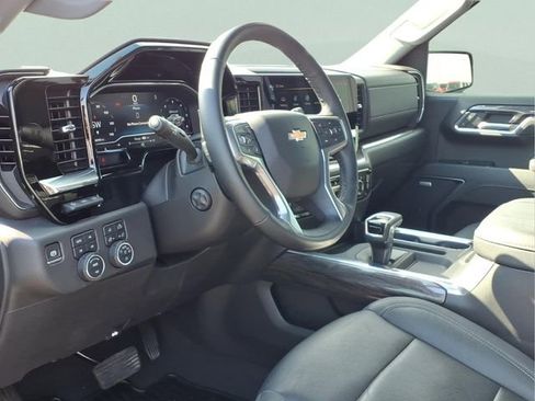 Used 2025 Chevrolet Silverado 1500 LTZ w/ LTZ Premium Package image 6