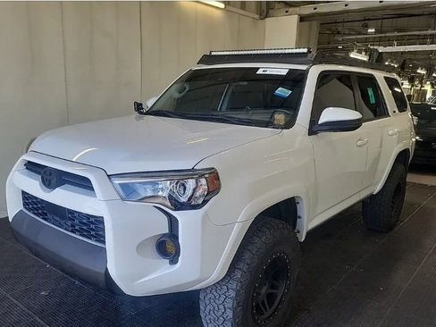 Used 2020 Toyota 4Runner SR5 Premium w/ Moonroof Package AWD/4WD image 1