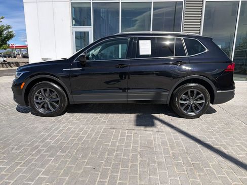 Certified 2023 Volkswagen Tiguan SE image 3