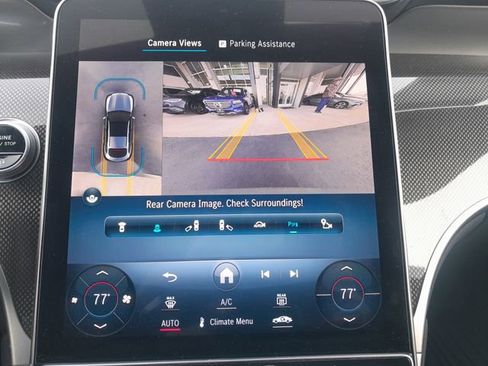 Used 2024 Mercedes-Benz GLC 300 4MATIC image 9