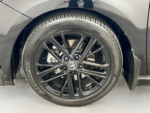 Used 2025 Toyota Camry SE image 28