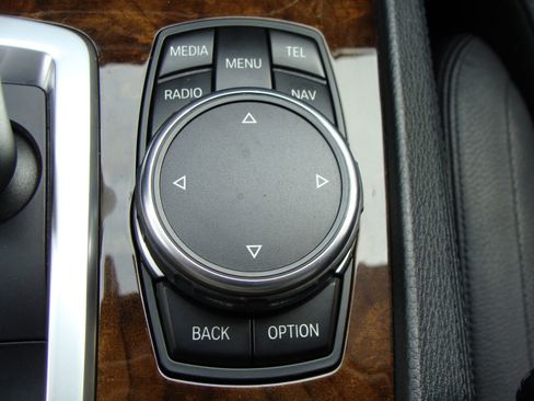 Used 2015 BMW 740Li image 27