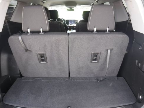 Used 2022 GMC Acadia SLE FWD image 6