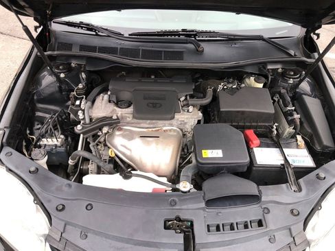 Used 2017 Toyota Camry SE image 16