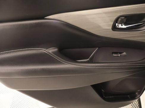 Used 2018 Nissan Murano SL w/ Moonroof Package FWD image 18