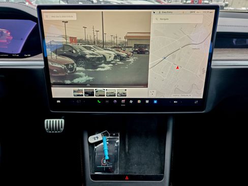 Used 2021 Tesla Model S Plaid image 34