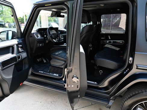 Used 2025 Mercedes-Benz G 550 image 31