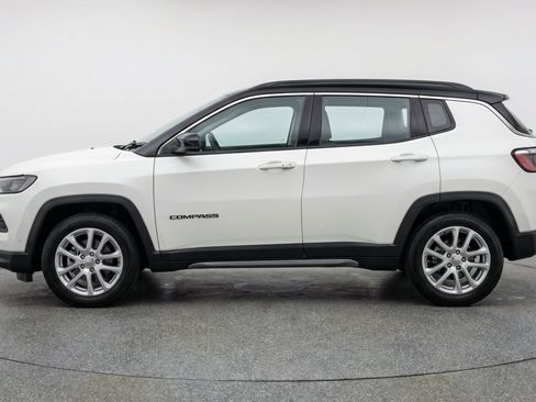 Used 2025 Jeep Compass Limited AWD/4WD image 5
