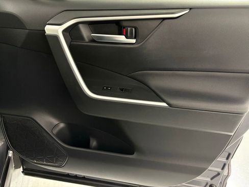 Used 2019 Toyota RAV4 XLE Premium image 43