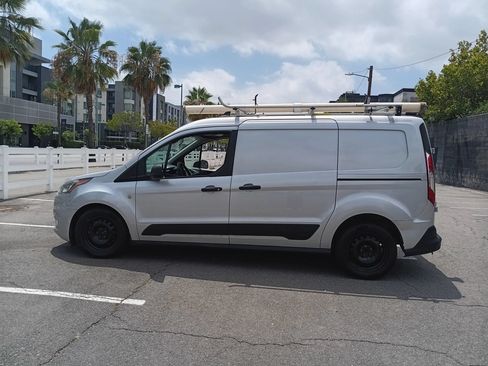 Used 2021 Ford Transit Connect XLT FWD image 3