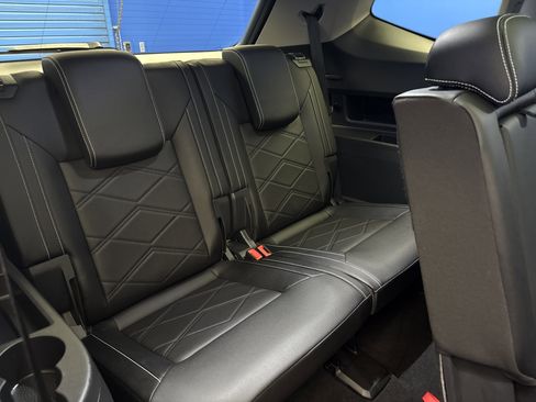 Certified 2025 Volkswagen Atlas SE w/ Panoramic Sunroof Package image 25