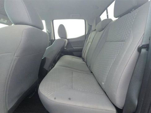 Used 2021 Toyota Tacoma SR5 AWD/4WD image 9