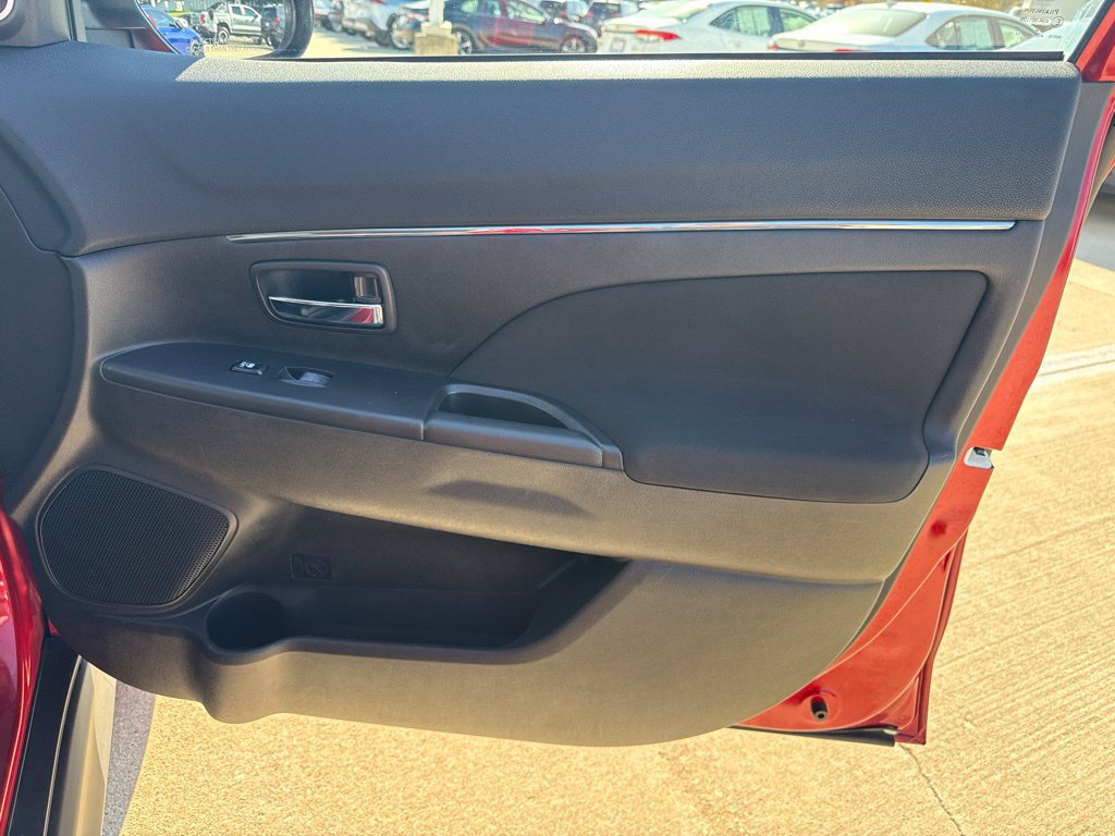 Used 2014 Mitsubishi Outlander Sport SE FWD image 21
