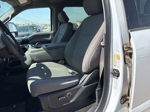 Used 2018 Ford F250 XLT w/ XLT Value Package image 13