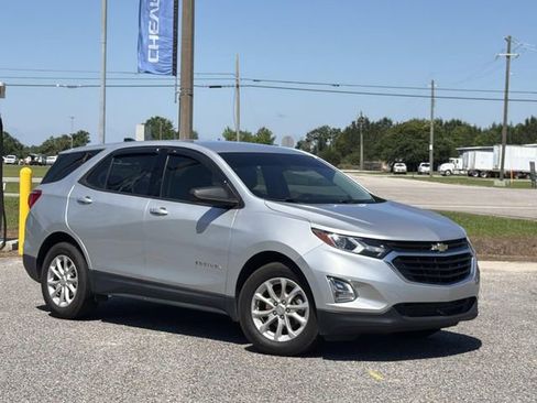 Used 2019 Chevrolet Equinox LS FWD image 12