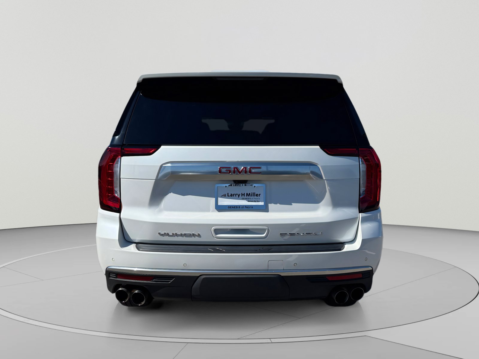 Used 2021 GMC Yukon Denali w/ Denali Premium Package AWD/4WD image 4
