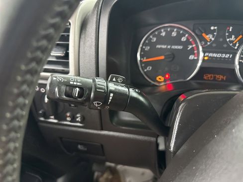 Used 2011 Chevrolet Colorado LT AWD/4WD image 32