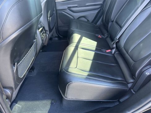 Used 2023 Jeep Grand Cherokee Limited image 20