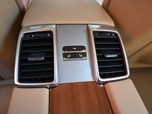 Used 2011 Porsche Panamera S RWD image 66