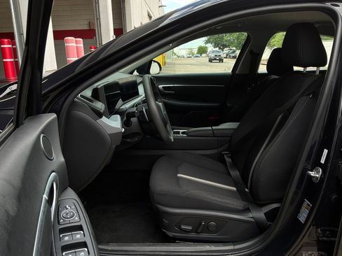 Used 2025 Hyundai Sonata SEL FWD image 10