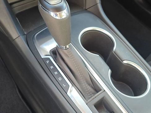 Used 2021 Chevrolet Equinox LS image 27