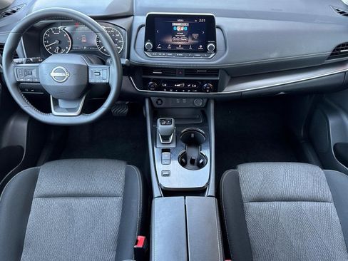 Used 2025 Nissan Rogue SV FWD image 15