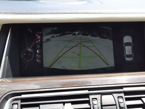 Used 2013 BMW 750Li RWD image 27