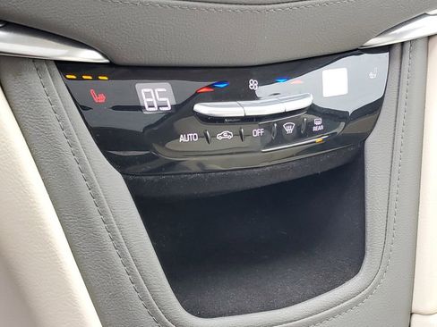 Used 2018 Cadillac XT5 Luxury w/ Driver Awareness Package image 20