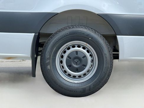 New 2025 Mercedes-Benz Sprinter 2500 image 28