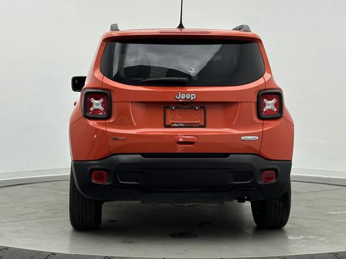 Used 2019 Jeep Renegade Latitude image 6