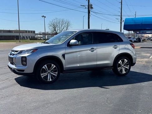 Used 2024 Mitsubishi Outlander Sport SE AWD/4WD image 3