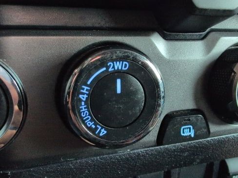 Used 2023 Toyota Tacoma TRD Off-Road image 24