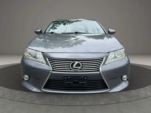 Used 2013 Lexus ES 350 w/ Luxury Pkg FWD image 2