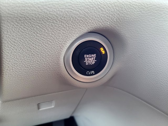 Used 2024 Chrysler Pacifica Touring-L FWD image 20