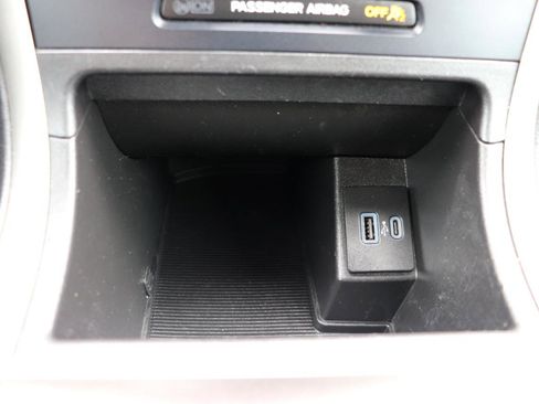 Used 2023 Ford Edge SEL image 36