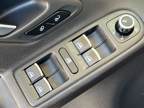 Used 2012 Volkswagen GTI 4-Door image 13