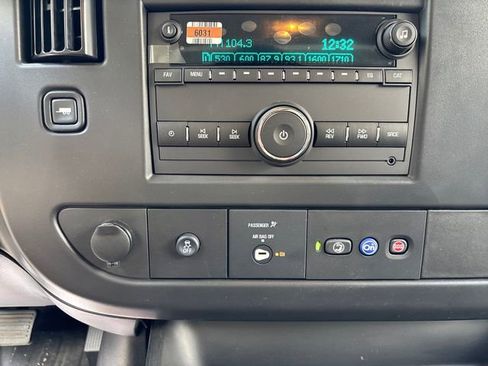 New 2025 Chevrolet Express 3500 w/ Power Convenience Package image 25